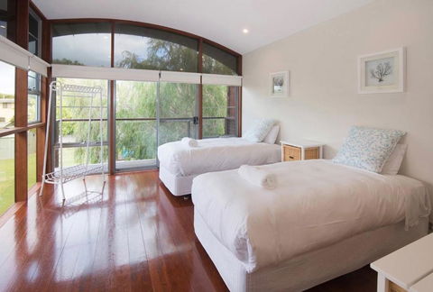 Paradise In Dunsborough - Phillip Island Accommodation 1