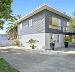Middle Sea perfect for two families - Phillip Island Accommodation