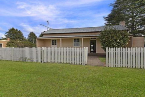 Station Masters Cottage Classic Quaint & Nostalgia - Phillip Island Accommodation 0