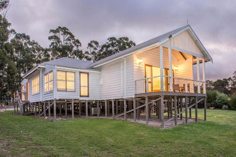 Buxton Thomas - Phillip Island Accommodation 4