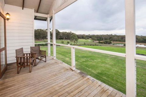 Buxton Thomas - Phillip Island Accommodation 5