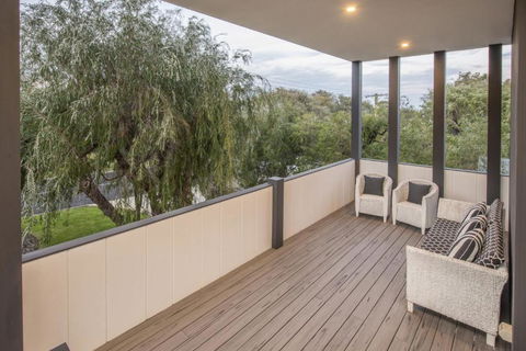 Bay View Retreat - Phillip Island Accommodation 2