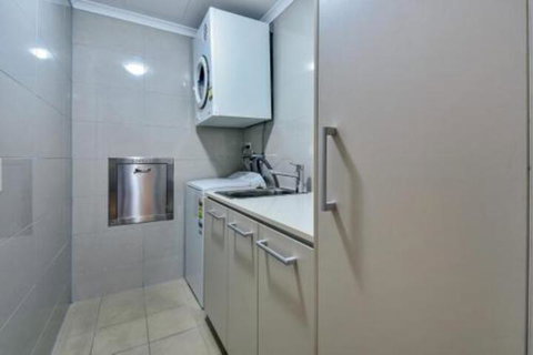 Oceana Darwin Central Oceanfront 3 Bedroom 2 Lounge Room Pool Gym Tennis Court Sleeps 9 - Phillip Island Accommodation 7