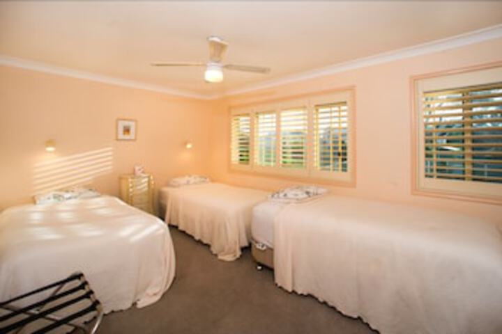 Mount Kingiman ACT Phillip Island Accommodation