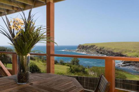 Absolute Oceanfront Cottage - Phillip Island Accommodation 3