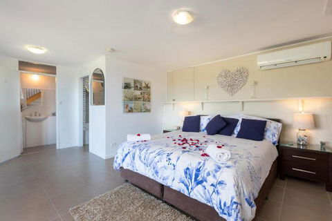 Absolute Oceanfront Cottage - Phillip Island Accommodation 2