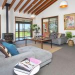 Beach House On Jones Beach Kiama Accommodation - Phillip Island Accommodation 1