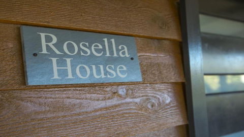 Rosella House Robertson A Tranquil Highlands Escape - Phillip Island Accommodation 5