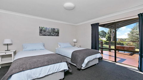 Rosella House Robertson A Tranquil Highlands Escape - Phillip Island Accommodation 2
