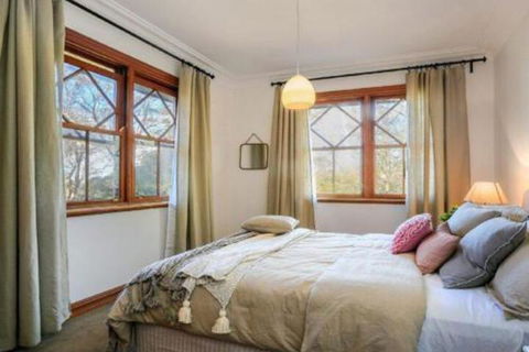 Treetops Elegant Inviting Designer Cedar Home - Phillip Island Accommodation 2
