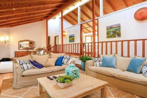 Treetops Elegant Inviting Designer Cedar Home - Phillip Island Accommodation 7