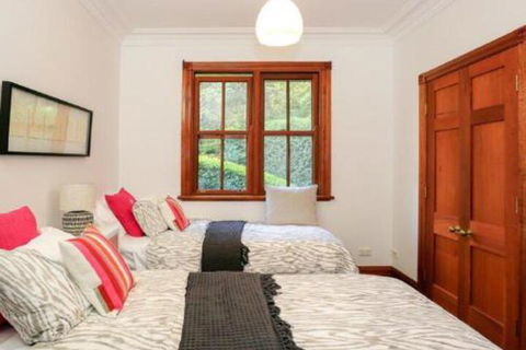 Treetops Elegant Inviting Designer Cedar Home - Phillip Island Accommodation 3