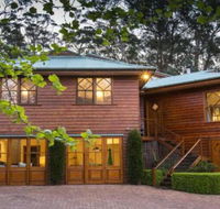 Treetops elegant inviting designer cedar home - Phillip Island Accommodation