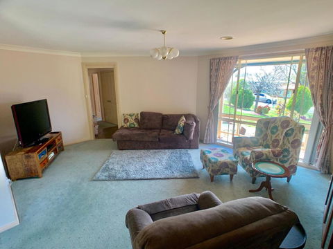 Tidy Home In A Leafy Suburb Great Location - Phillip Island Accommodation 7