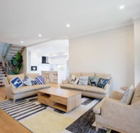 Lux Style 4BR Townhouseashwood - Phillip Island Accommodation