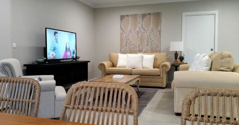 Kennedy House Euroa - Phillip Island Accommodation 5