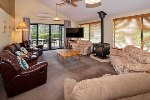 Tranquility On Troon - Phillip Island Accommodation 5