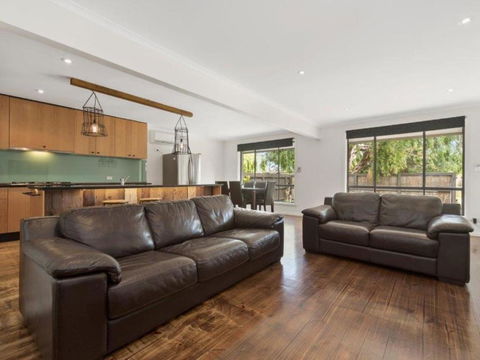 Family Foreshore Favourite - Phillip Island Accommodation 5