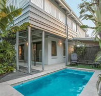 Cosy but Cool Sunshine Beach