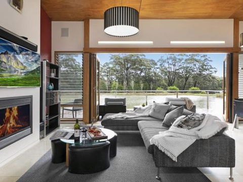 Casa Sul Lago Quite Simply A Very Special Place - Phillip Island Accommodation 5