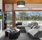 Casa sul lago quite simply a very special place - Phillip Island Accommodation