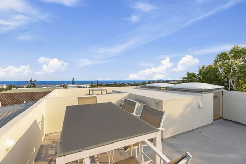 Sunshine Beach Self Contained Unit Beach Views Unit 2 Elouera 44 Elanda Street - Phillip Island Accommodation 7