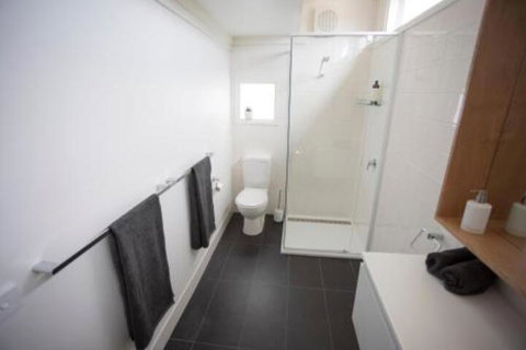 MONREPOS - Phillip Island Accommodation 6