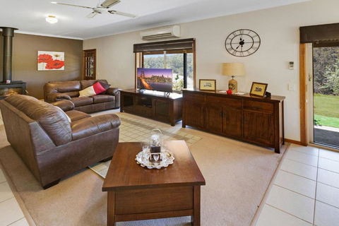 Mt Taylor Country Retreat 15 Minutes To Bairnsdale - Phillip Island Accommodation 4