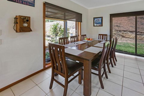 Mt Taylor Country Retreat 15 Minutes To Bairnsdale - Phillip Island Accommodation 3