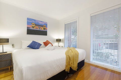 Tranquil Townhouse In Port Melbourne - Phillip Island Accommodation 4