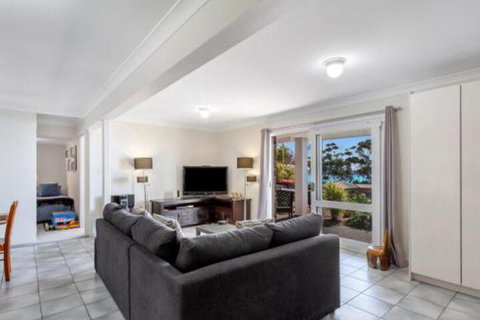 Yenangoon Walking Togetherat Corlette - Phillip Island Accommodation 3