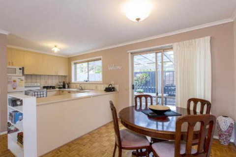PERFECT On PYMBLE AVE - Phillip Island Accommodation 3