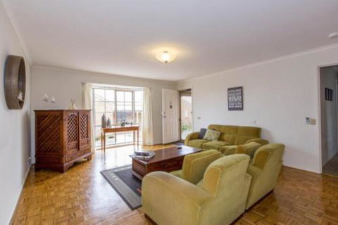 PERFECT On PYMBLE AVE - Phillip Island Accommodation 2