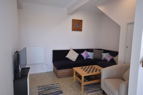 Snowtel 4 - Phillip Island Accommodation 4