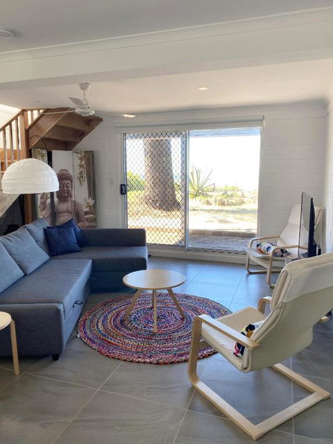 Happy Tides Beachfront Holiday Home - Phillip Island Accommodation 2