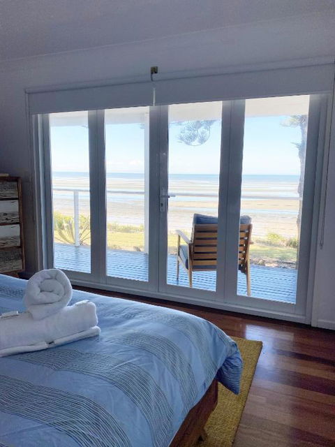 Happy Tides Beachfront Holiday Home - Phillip Island Accommodation 3