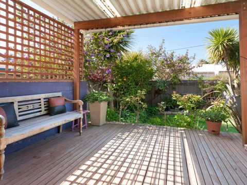 METRES TO THE BEACH MORNINGTON - Phillip Island Accommodation 6