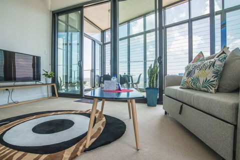 Panoramic Water View APT @rhodes - Phillip Island Accommodation 5