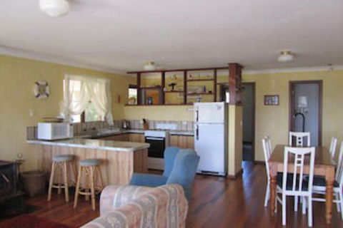 Jen's Beach House - Phillip Island Accommodation 6