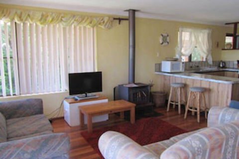 Jen's Beach House - Phillip Island Accommodation 3