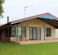 Jen's Beach House - Phillip Island Accommodation