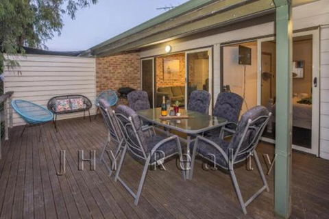 Coastal Cottage - Phillip Island Accommodation 7
