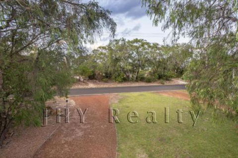 Coastal Cottage - Phillip Island Accommodation 5