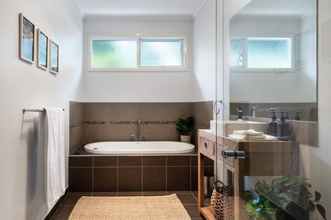 The Carlisle - Phillip Island Accommodation 6
