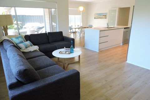 Contemporary Cove - Phillip Island Accommodation 2