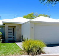 Contemporary Cove - Phillip Island Accommodation