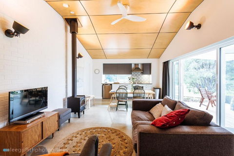 Stablebase - Phillip Island Accommodation 1