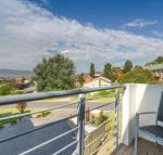 Beloka Close Modern spacious  pet friendly accommodation - Phillip Island Accommodation