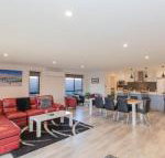 Bedrock 11 Twynam Street Jindabyne - Phillip Island Accommodation