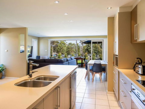 HARBOUR LIGHTS Ulladulla - Phillip Island Accommodation 6